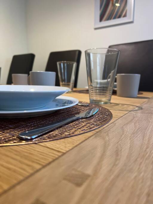 Apartment Substantial 5 Bed Townhouse *